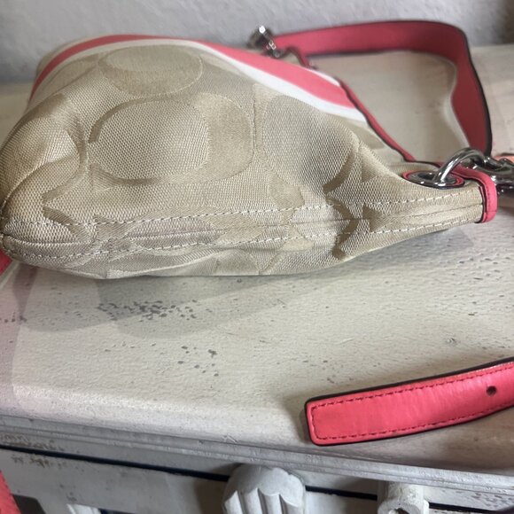 Coach Hampton (2012) Weekend Signature Stripe Zipper Closure Shoulder Bag - Picture 6 of 16